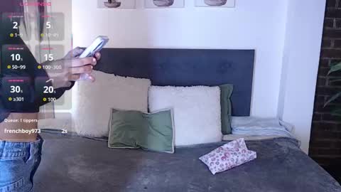 Snapshot of damian_n_lissa chatting on 4, 12, 2025 damian_n_lissa online show from 4, 12, 2025