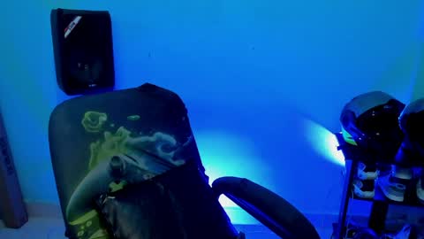 Snapshot of damian_torner chatting on 4, 4, 2026 Damian torner online show from 4, 4, 2026