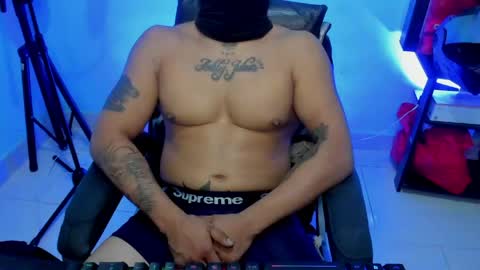 Snapshot of damian_torner chatting on 23, 4, 2026 Damian torner online show from 23, 4, 2026