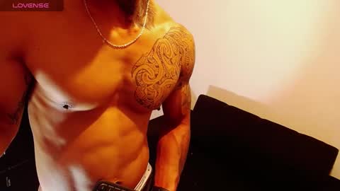 Snapshot of damiantaylor3 chatting on 17, 12, 2024 ---Taylor--- online show from 17, 12, 2024