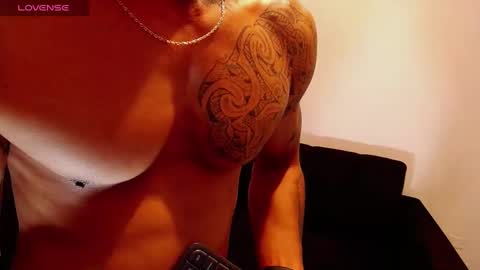 Snapshot of damiantaylor3 chatting on 10, 1, 2025 ---Taylor--- online show from 10, 1, 2025