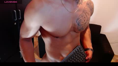 Snapshot of damiantaylor3 chatting on 7, 3, 2025 ---Taylor--- online show from 7, 3, 2025