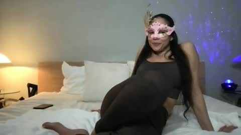 Damira Lux online show from 20, 2, 2025