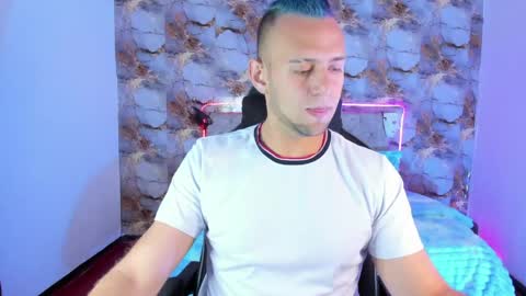 Snapshot of damon_baker0 chatting on 22, 4, 2026 Damon bakert online show from 22, 4, 2026