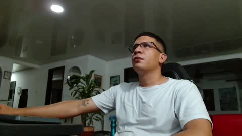 Snapshot of damyan_2003 chatting on 7, 4, 2026 damyan_2003 online show from 7, 4, 2026