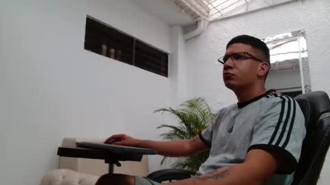 Snapshot of damyan_2003 chatting on 7, 4, 2026 damyan_2003 online show from 7, 4, 2026