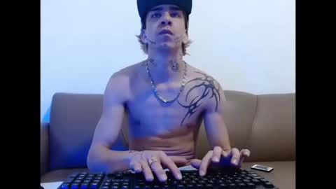 Snapshot of dan_jonson15 chatting on 16, 10, 2025 dan_jonson15 online show from 16, 10, 2025