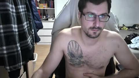 Snapshot of dan_the_man405 chatting on 26, 1, 2025 King Dan online show from 26, 1, 2025