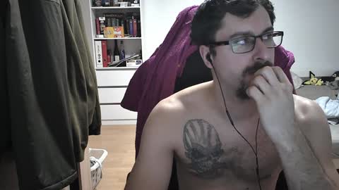 Snapshot of dan_the_man405 chatting on 2, 2, 2025 King Dan online show from 2, 2, 2025