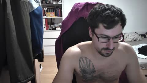 Snapshot of dan_the_man405 chatting on 5, 2, 2025 King Dan online show from 5, 2, 2025