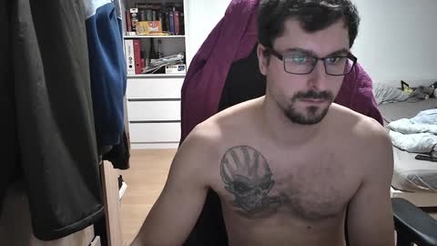 Snapshot of dan_the_man405 chatting on 6, 2, 2025 King Dan online show from 6, 2, 2025