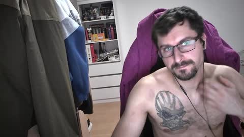 Snapshot of dan_the_man405 chatting on 6, 2, 2025 King Dan online show from 6, 2, 2025