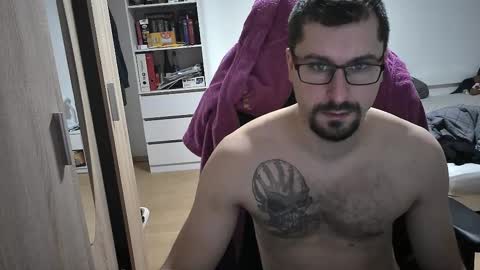 Snapshot of dan_the_man405 chatting on 19, 2, 2025 King Dan online show from 19, 2, 2025