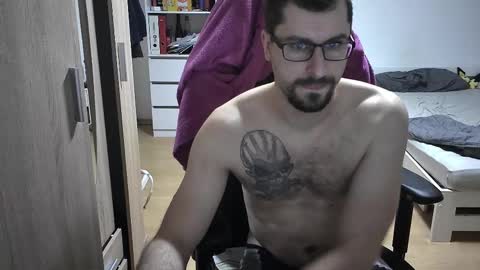 Snapshot of dan_the_man405 chatting on 25, 2, 2025 King Dan online show from 25, 2, 2025