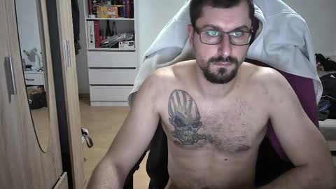 Snapshot of dan_the_man405 chatting on 5, 3, 2025 King Dan online show from 5, 3, 2025