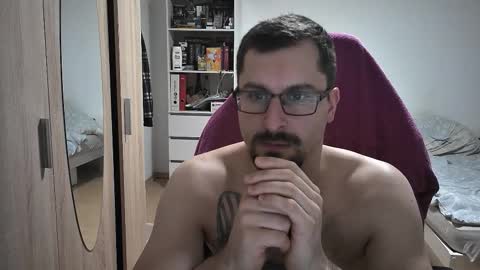 Snapshot of dan_the_man405 chatting on 25, 10, 2025 King Dan online show from 25, 10, 2025