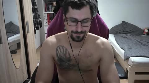 Snapshot of dan_the_man405 chatting on 14, 12, 2025 King Dan online show from 14, 12, 2025