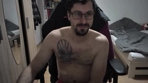 Snapshot of dan_the_man405 chatting on 18, 12, 2025 King Dan online show from 18, 12, 2025