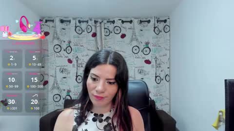 Danaa Rey online show from 1, 11, 2025