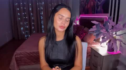 Snapshot of danamiers chatting on 21, 11, 2025 DanaMiers online show from 21, 11, 2025