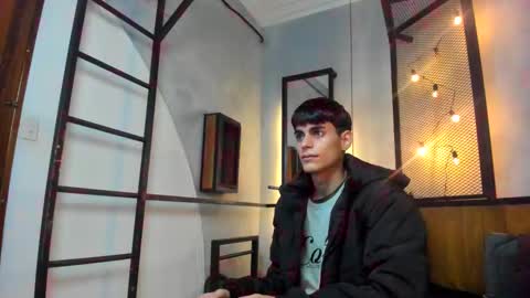 Snapshot of dani_mc chatting on 2, 12, 2025 dani_mc online show from 2, 12, 2025