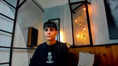 Snapshot of dani_mc chatting on 3, 12, 2025 dani_mc online show from 3, 12, 2025