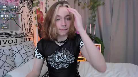 Snapshot of dani_mur chatting on 9, 11, 2025 Daniel online show from 9, 11, 2025