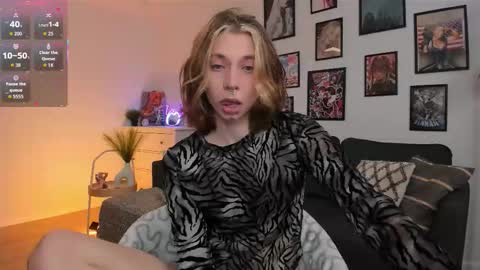 Snapshot of dani_mur chatting on 30, 11, 2025 Daniel online show from 30, 11, 2025