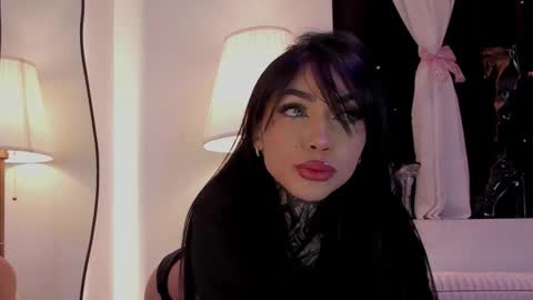 Snapshot of dani_valen chatting on 18, 12, 2025 Dani online show from 18, 12, 2025