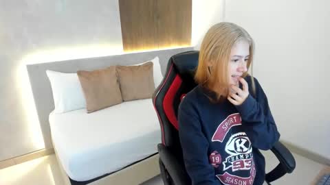 D A N I A online show from 12, 9, 2025