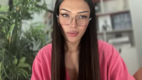 Snapshot of danica_walton chatting on 12, 1, 2025 danica_walton online show from 12, 1, 2025