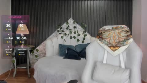 Snapshot of danicollinn chatting on 1, 12, 2025 Daniela online show from 1, 12, 2025