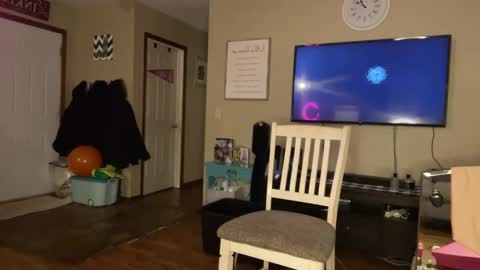 Dani Dragon online show from 8, 12, 2024