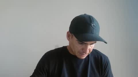 Snapshot of daniel_surfer chatting on 26, 12, 2024 Daniel  online show from 26, 12, 2024