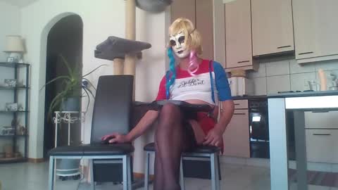 newcumer online show from 4, 2, 2025