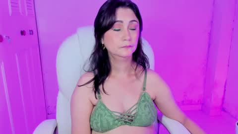 Snapshot of danielahot2 chatting on 6, 2, 2025 Daniela online show from 6, 2, 2025