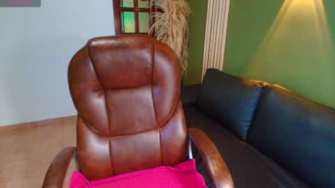 Snapshot of danielamonroe chatting on 9, 9, 2025 danielamonroe online show from 9, 9, 2025