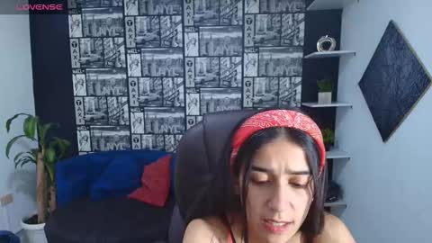 Snapshot of danielamonroe chatting on 17, 9, 2025 danielamonroe online show from 17, 9, 2025