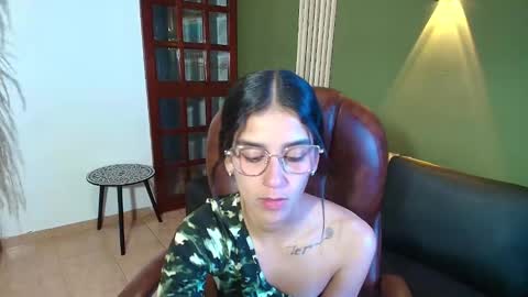 Snapshot of danielamonroe chatting on 21, 10, 2025 danielamonroe online show from 21, 10, 2025