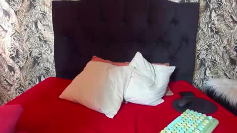 Snapshot of danielamonroe chatting on 18, 11, 2025 danielamonroe online show from 18, 11, 2025