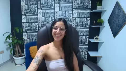 Snapshot of danielamonroe chatting on 15, 1, 2026 danielamonroe online show from 15, 1, 2026