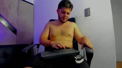 Snapshot of danielclarton chatting on 23, 9, 2025 DANIEL online show from 23, 9, 2025