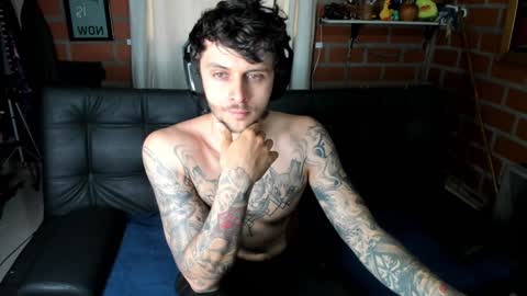 Daniele Bunny online show from 2, 1, 2025