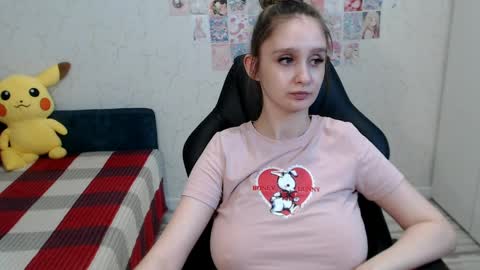 Snapshot of daniella_martin chatting on 5, 4, 2026 Daniella Martin online show from 5, 4, 2026