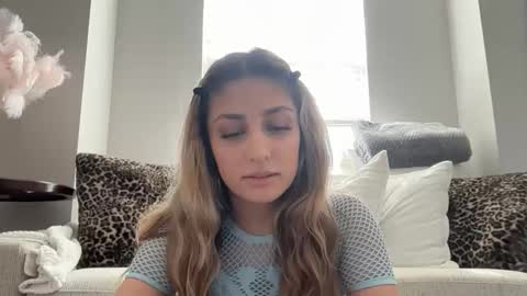 Snapshot of daniellarae1 chatting on 5, 4, 2026 daniellarae1 online show from 5, 4, 2026