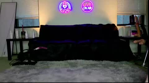 Danielle Banks online show from 20, 11, 2025