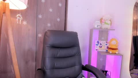 Snapshot of daniellerose_ chatting on 10, 4, 2026 Danielle Rose online show from 10, 4, 2026