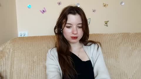 Snapshot of daniellevaulet chatting on 4, 5, 2026 Mia online show from 4, 5, 2026