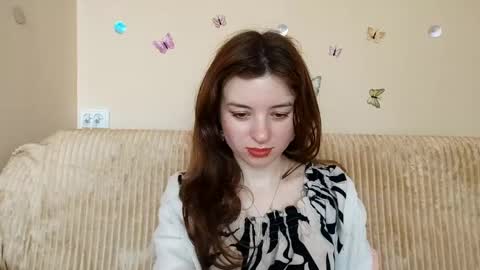 Snapshot of daniellevaulet chatting on 6, 5, 2026 Mia online show from 6, 5, 2026