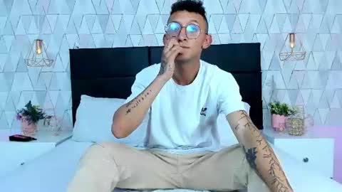 Snapshot of danieltylor chatting on 21, 6, 2026 danieltylor online show from 21, 6, 2026